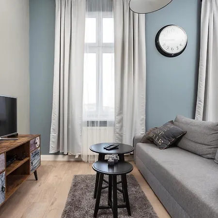 Of The Kings - Mosaic Apartment